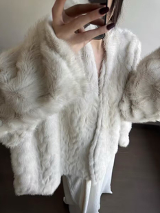 皮毛一体披肩慵懒风 外套女云雾石狐蝙蝠袖 2025新款 环保皮草新款