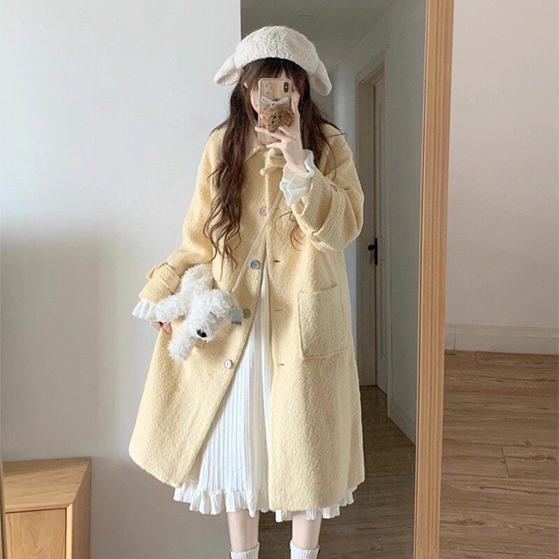 奶黄色翻领彩色扣毛呢外套女秋冬毛呢外套