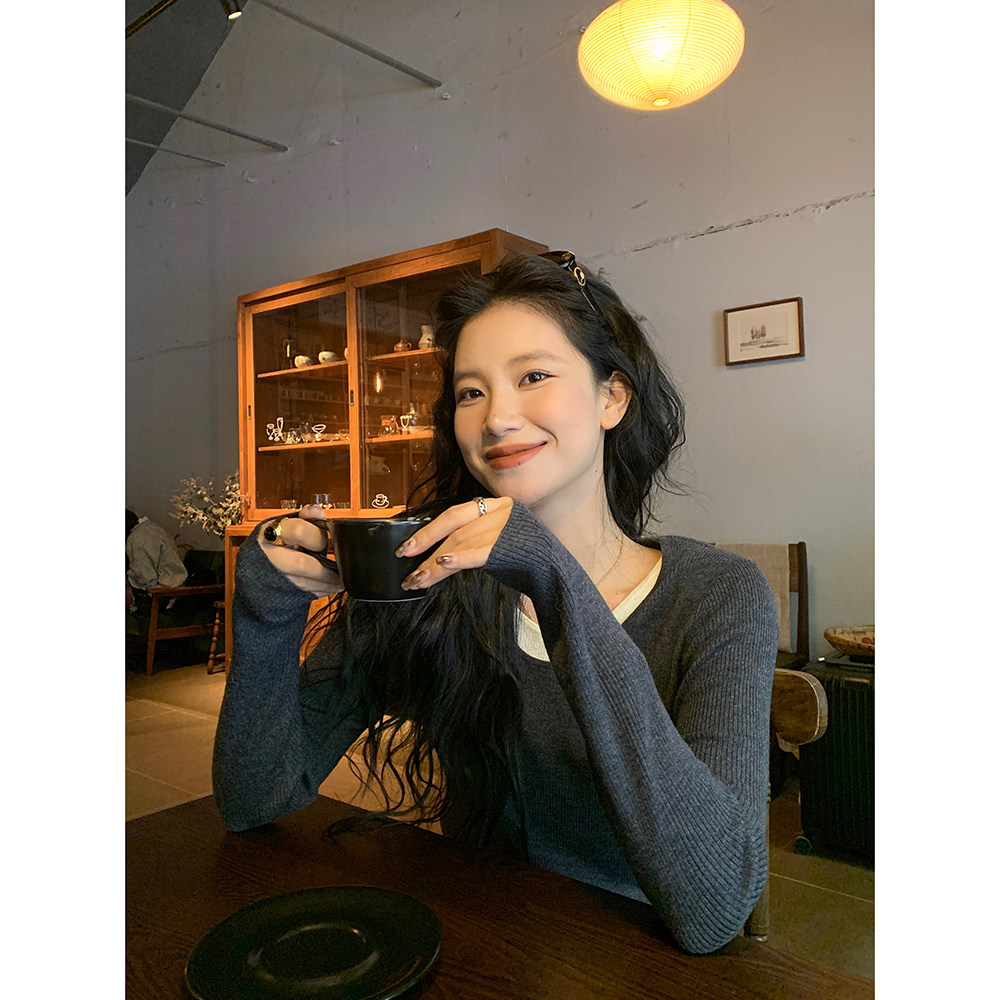 大钱黑色假两件针织衫女秋季新款打底衫内搭毛衣设计感秋冬上衣,女装/女士精品,毛针织衫,淘宝优惠券,粉丝福利购,淘宝优惠卷