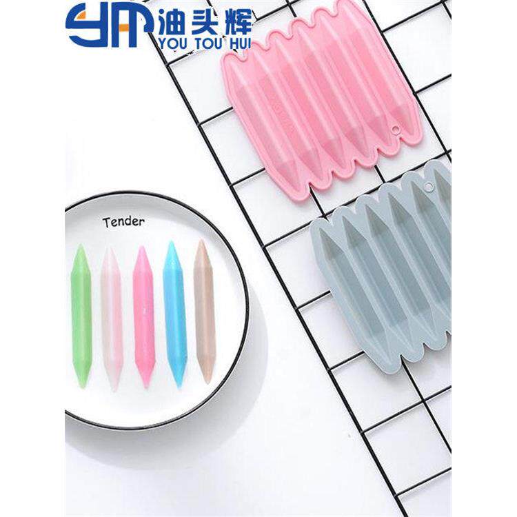 连续DIY老树蜡笔模具硅胶巧克力模具食品补充磨牙棒零食刷模具