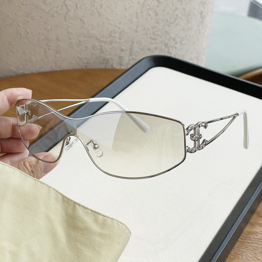 日本品质小香风欧美连体片金属墨镜女小红书网红同款复古带钻太阳