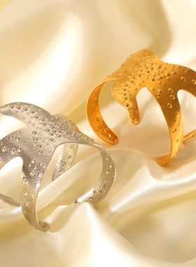 日本品质欧美ins风锤纹海星钛钢手镯海洋系列个性小众不锈钢镀金