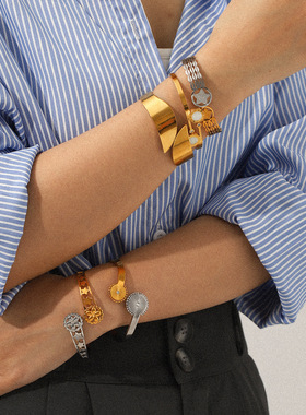 日本品质欧美饰品金银拼色不锈钢星星手镯ins风宽面钛钢手饰开口