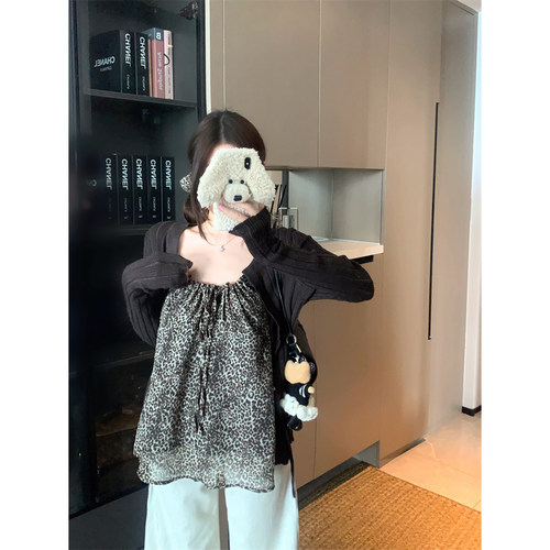 纯欲豹纹吊带针织开衫两件套