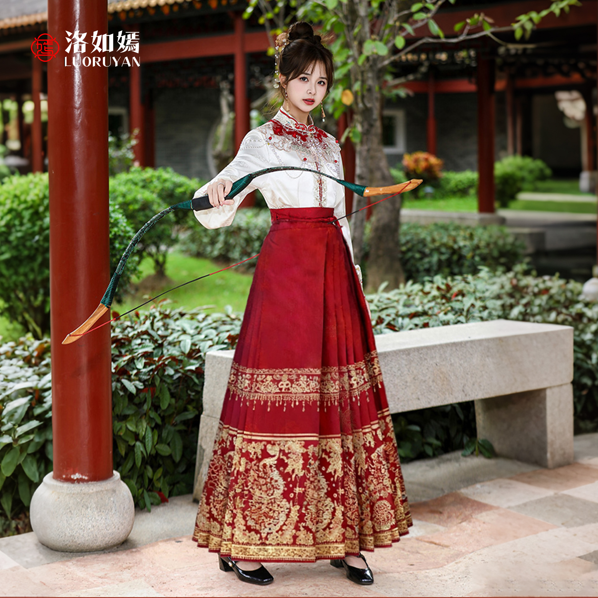 洛如嫣新中式刺绣提花上衣