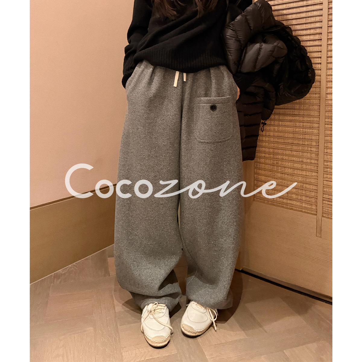 COCO ZONE 刘 一一 “口袋卫裤”绵羊毛混纺抽绳休闲裤CD2A2974