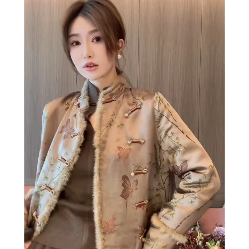 美拉德复古风盘扣毛毛拼