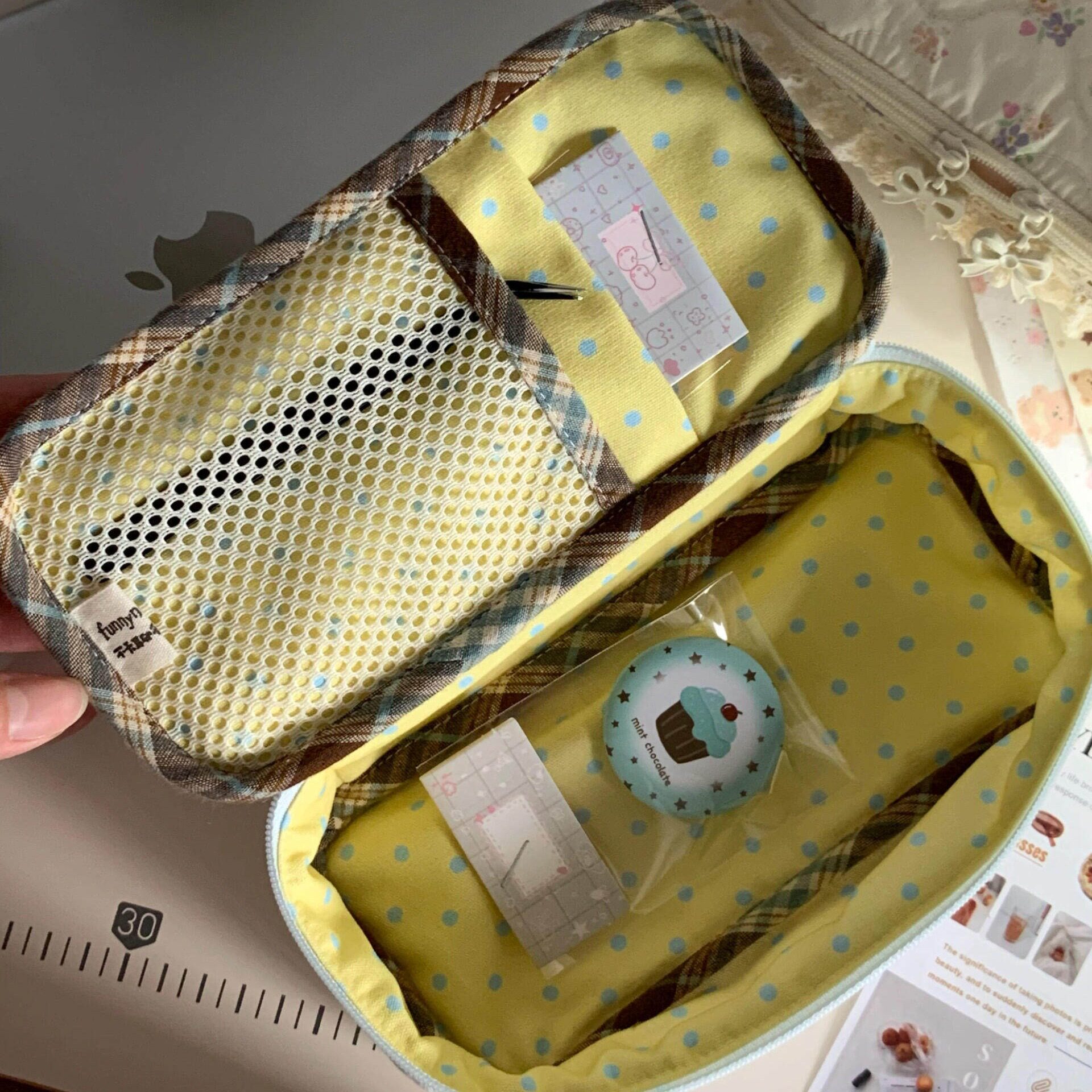 新款简约波点翻盖笔袋女孩小学生高颜值ins风大容量多隔层文具盒
