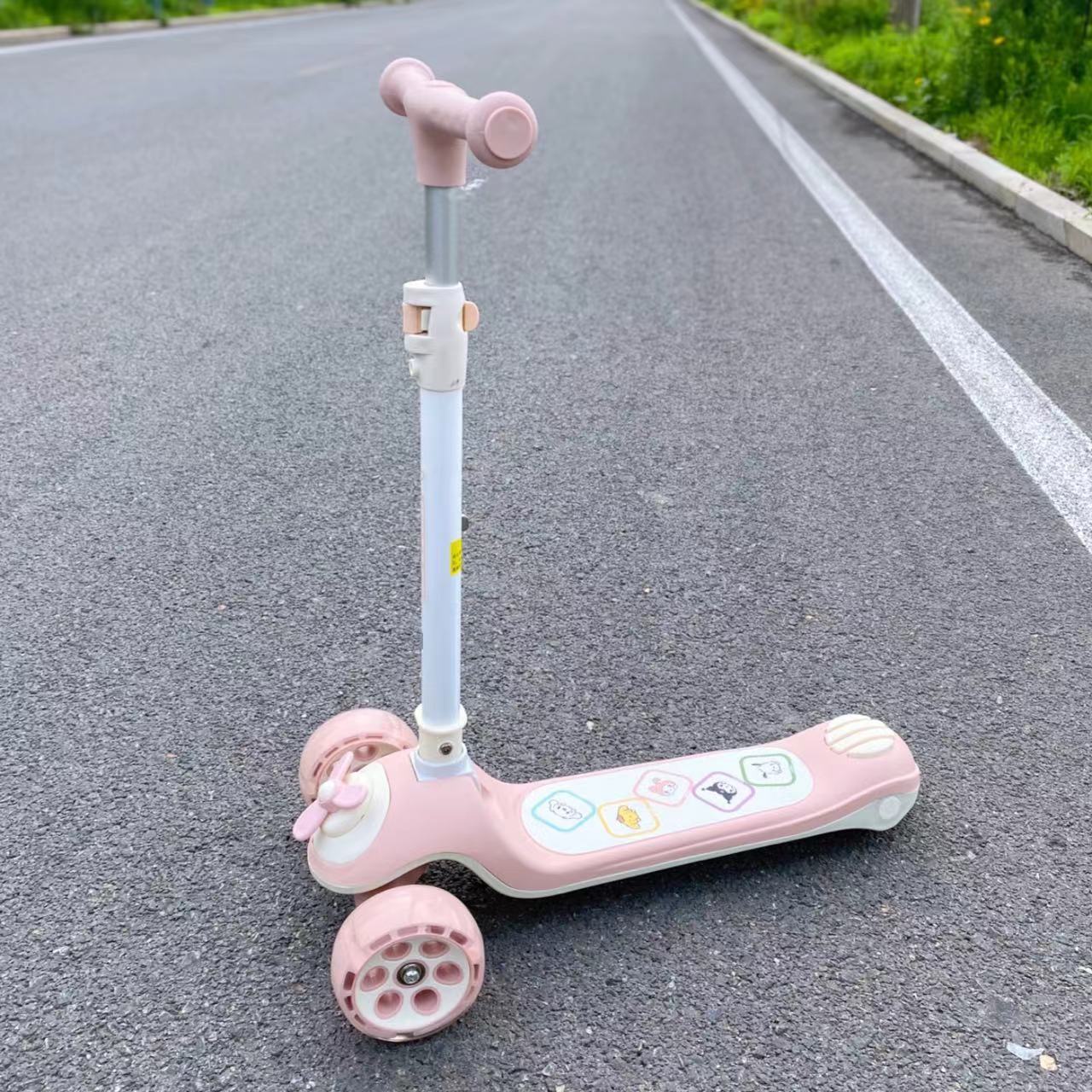 儿童滑板车带座椅加宽加厚12男女宝宝三合一小孩防侧翻溜溜滑行车
