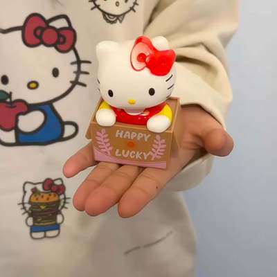 凯蒂猫太阳能摇头车载中控台摆件