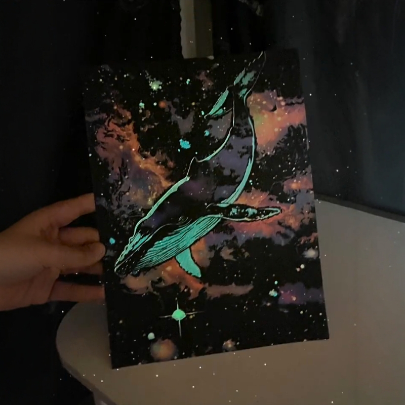 会发光的星海蓝鲸夜光刮刮画
