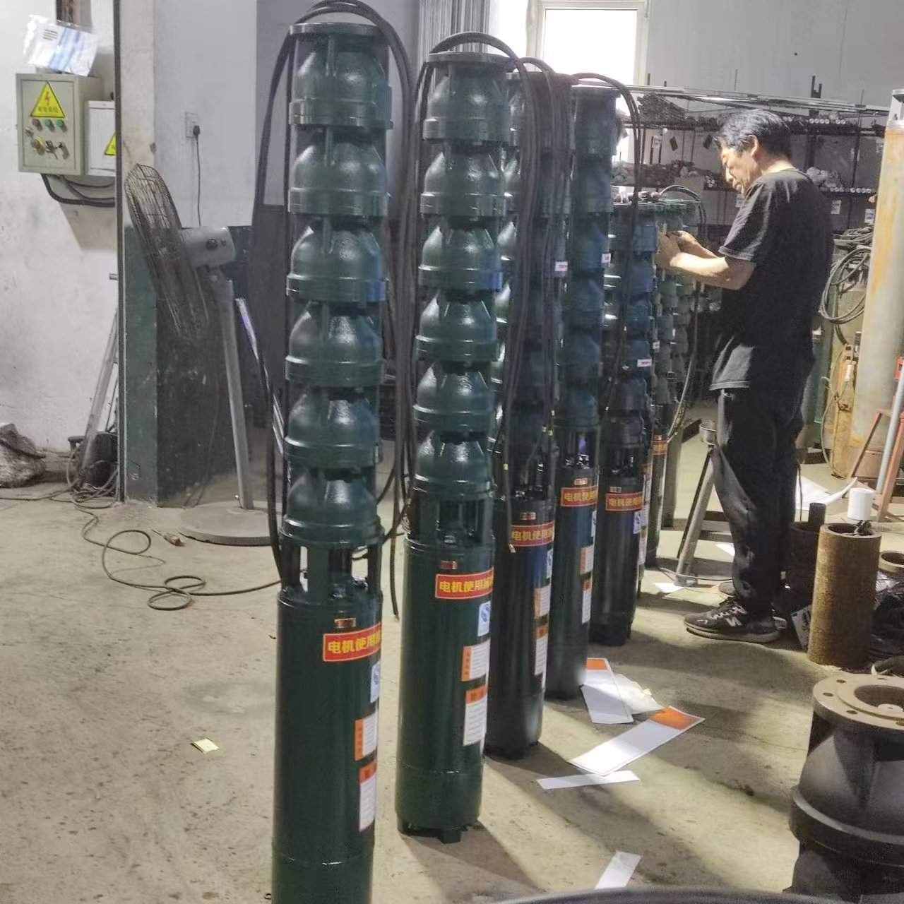 QJ深井泵380V制造高扬程潜水泵三相大流量农用灌溉多级压喷灌