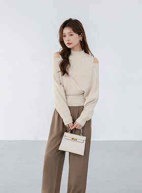 CLUB NEWS秋冬露肩小立领打底针织衫女内搭毛衣设计感收腰上衣