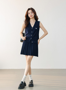 CLUB NEWS春季套装V领背心开衫女百搭马甲背心+针织百褶半身裙