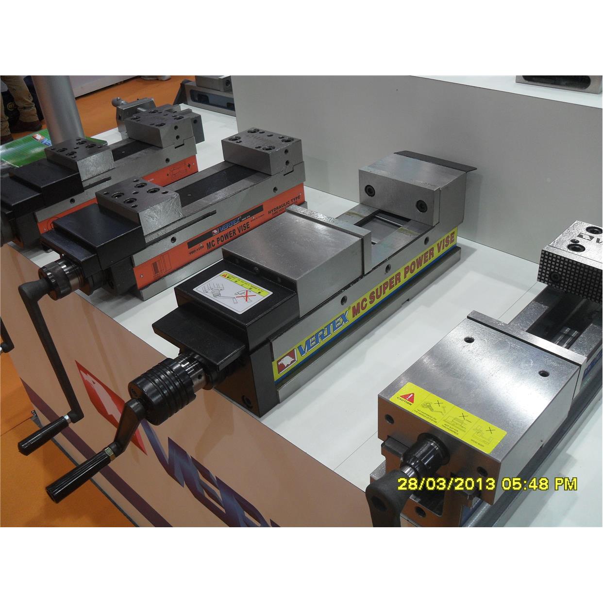 台湾协威MC倍力机械式虎钳CV-130V肯倍德式机械式虎钳MC角固虎钳