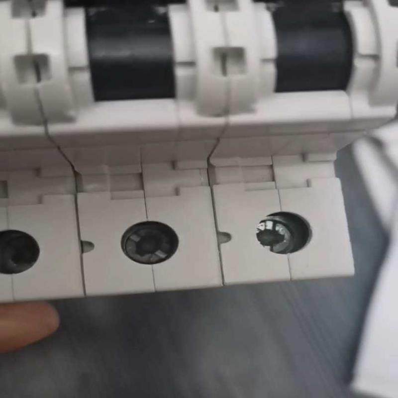 【议价】全新西门子4P63A  80A空气开关黑色大手柄系列 额定电