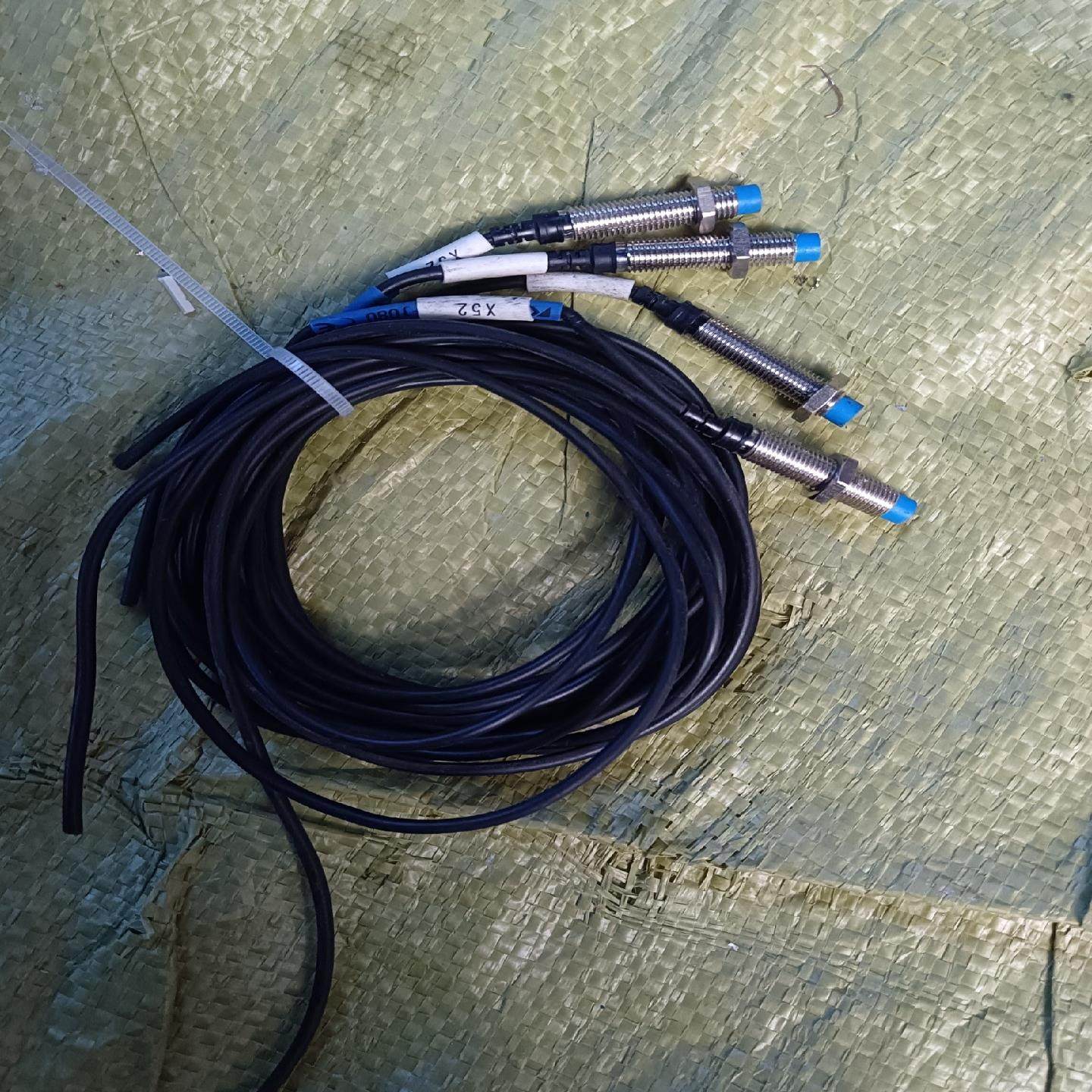 【议价】基恩士EV-108U二手的图片是实物标价单价还有2个