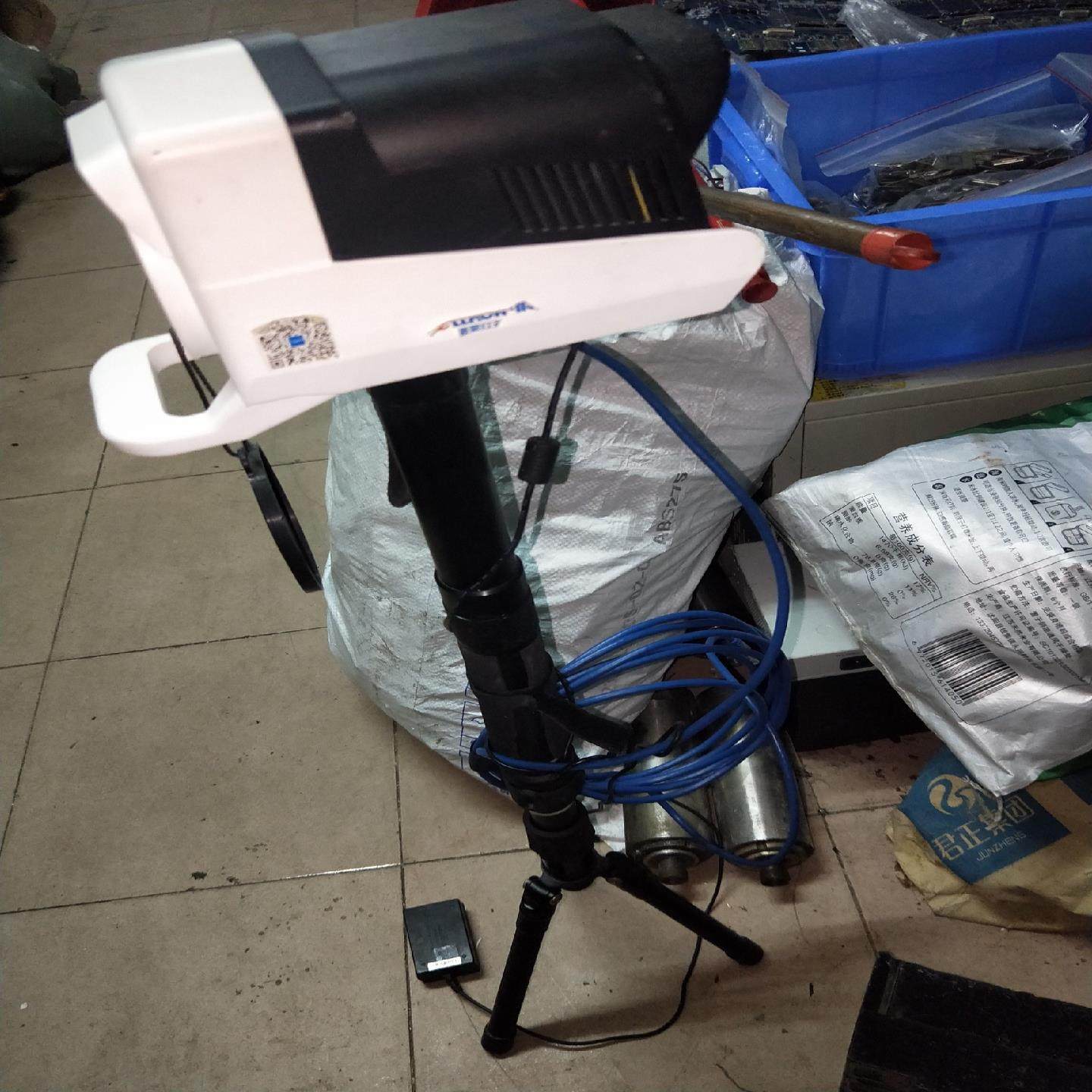 【议价】谁懂d-lu384热像仪要的拿去就架子和头如图那样