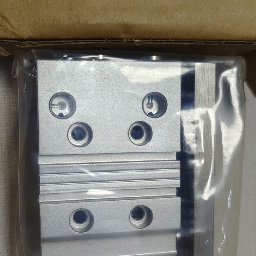 【议价】亚德客双轴气缸TCM25X20S,实物拍摄，现货2件，全新未