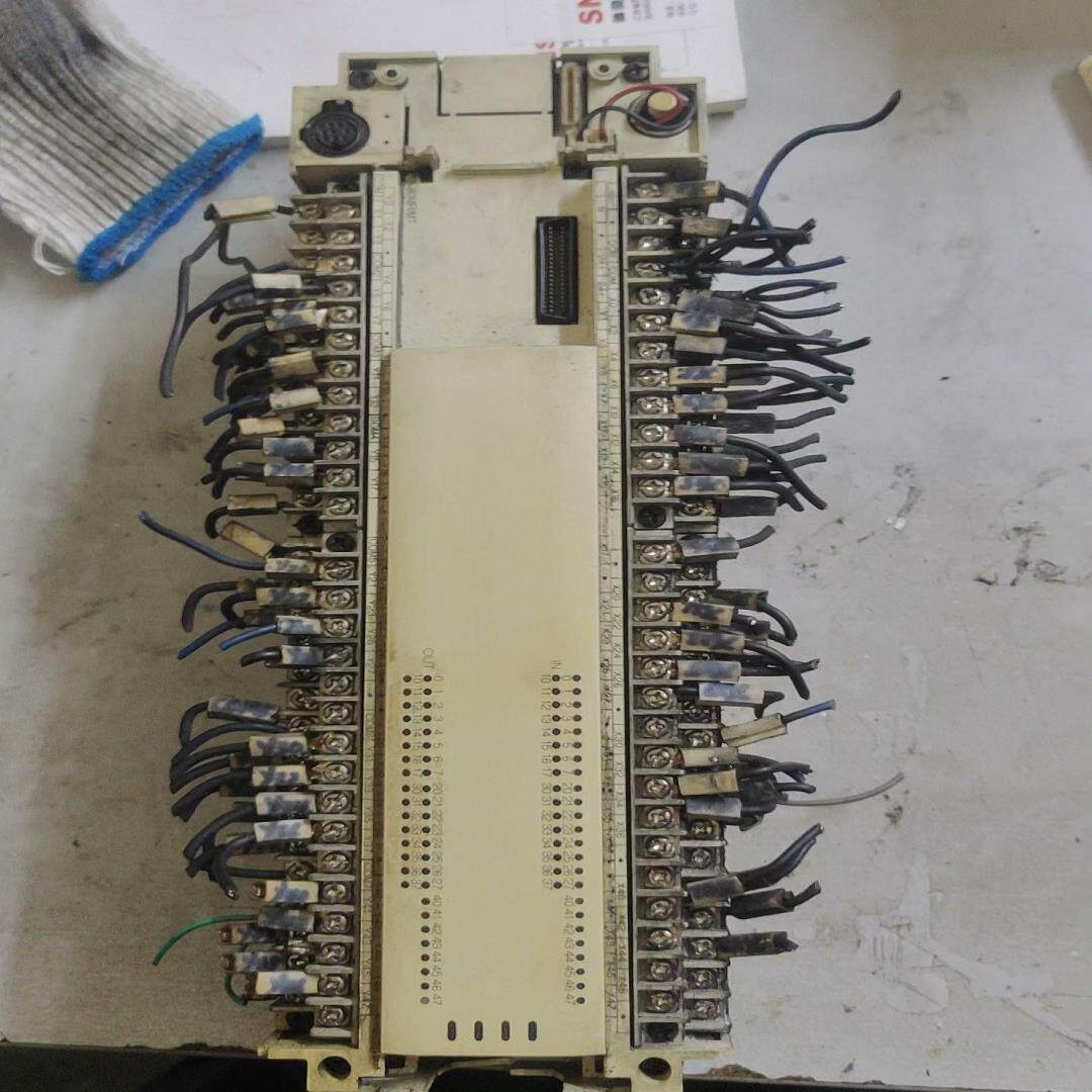 【议价】三菱PLC FX2N-80MR-001电柜里拆的成色如图