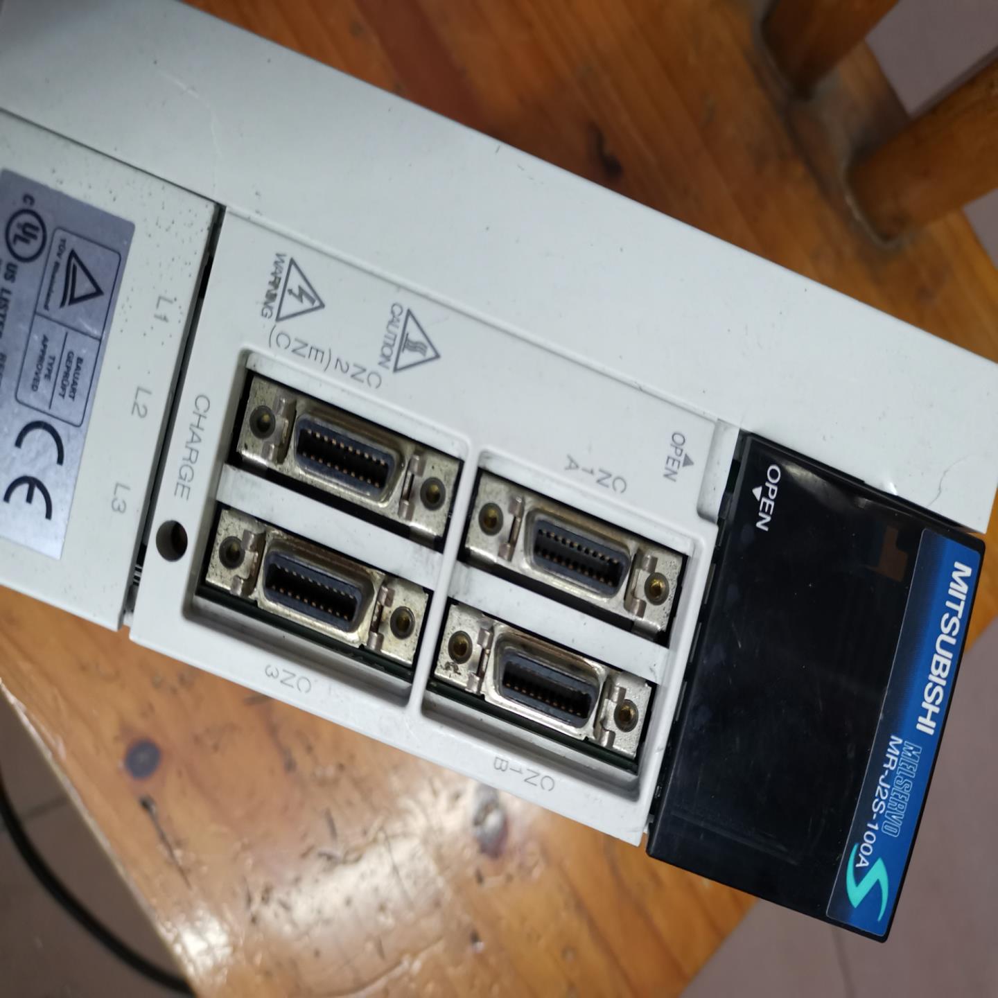 [议价]MR-J2S-100A三菱驱动器拆机的成色很新实物图  功能