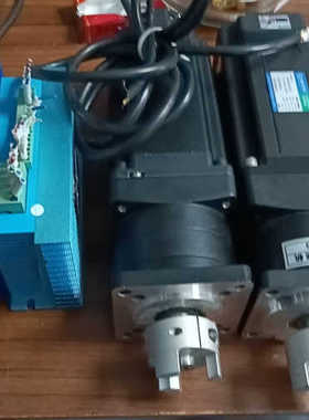 【议价】两台86闭环步进电机一台常锋牌子型号CF2068EC电机型号