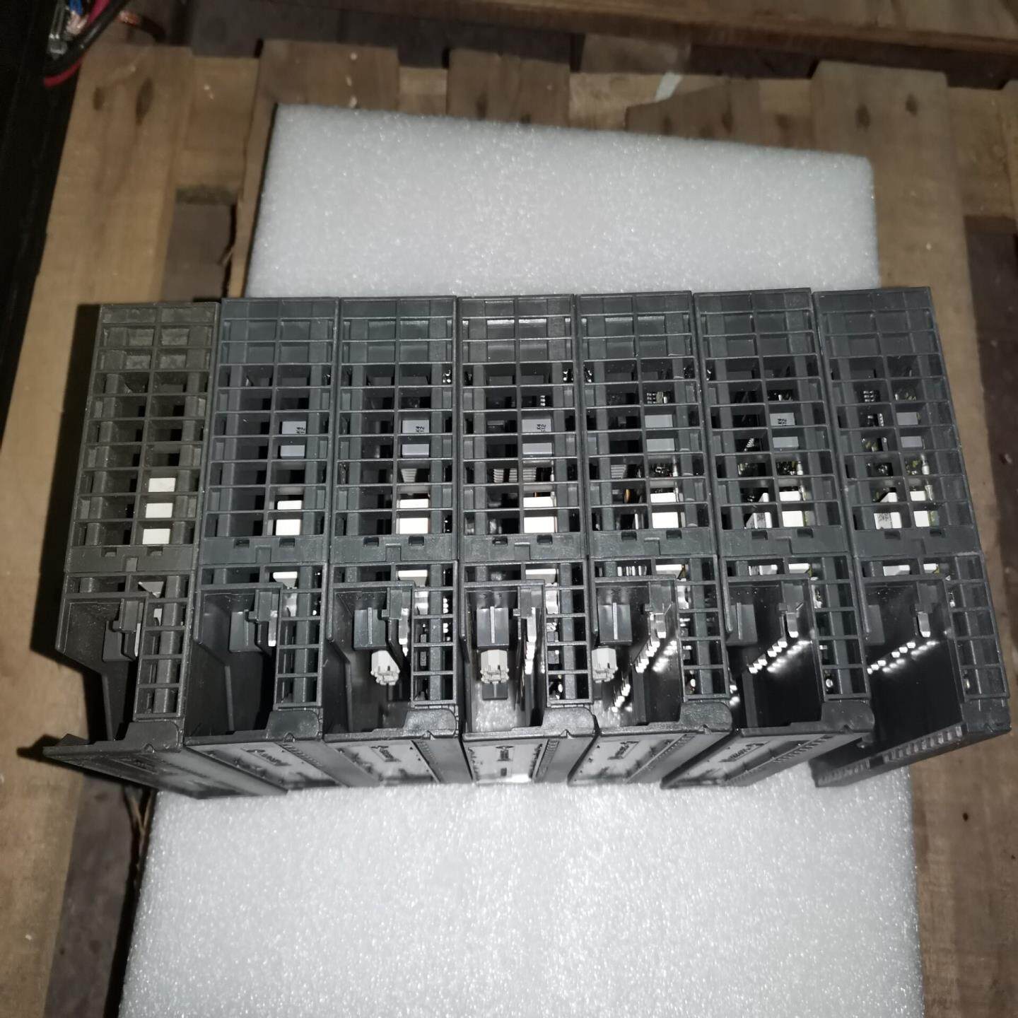 【议价】6ES7 322-1HF01-0AA0 西门子 SM322