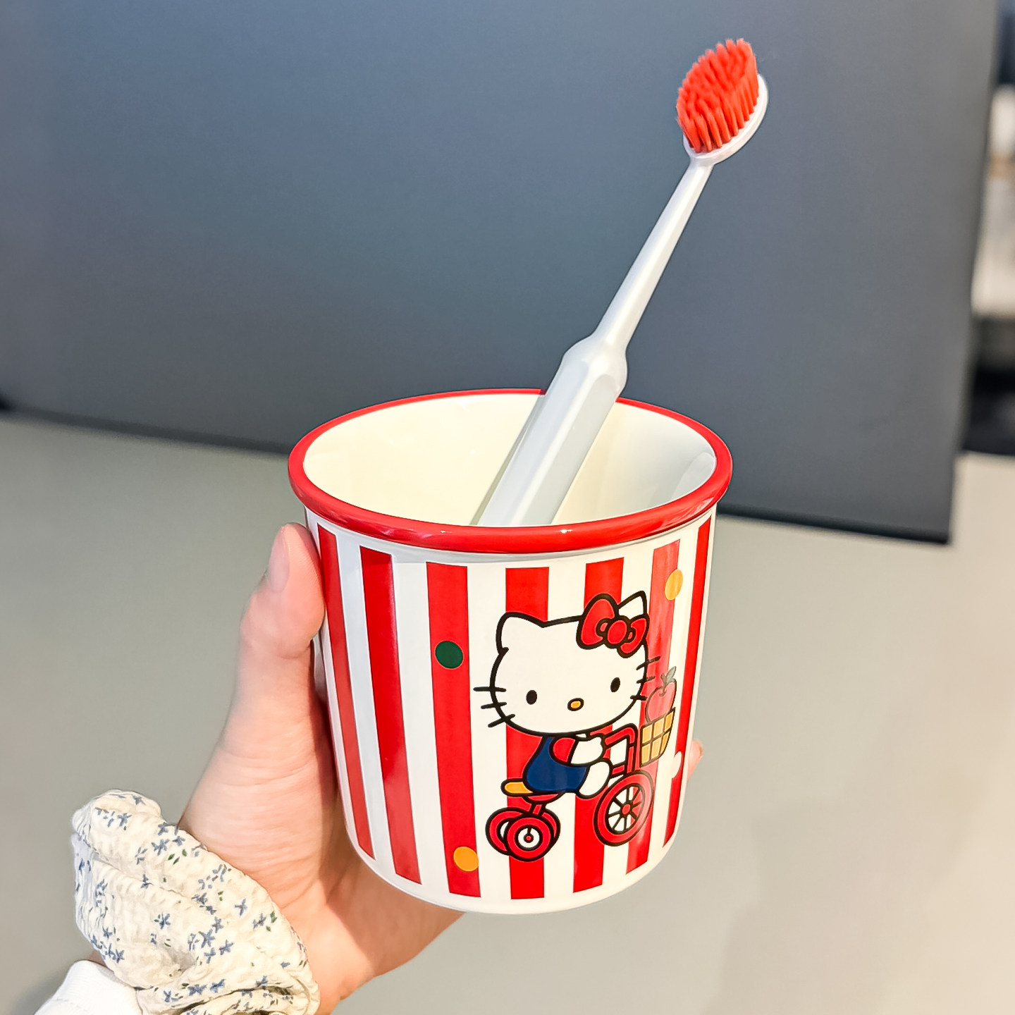 哈喽Kitty刷牙漱口杯学生宿舍专用可爱陶瓷牙杯情侣家用一对牙缸