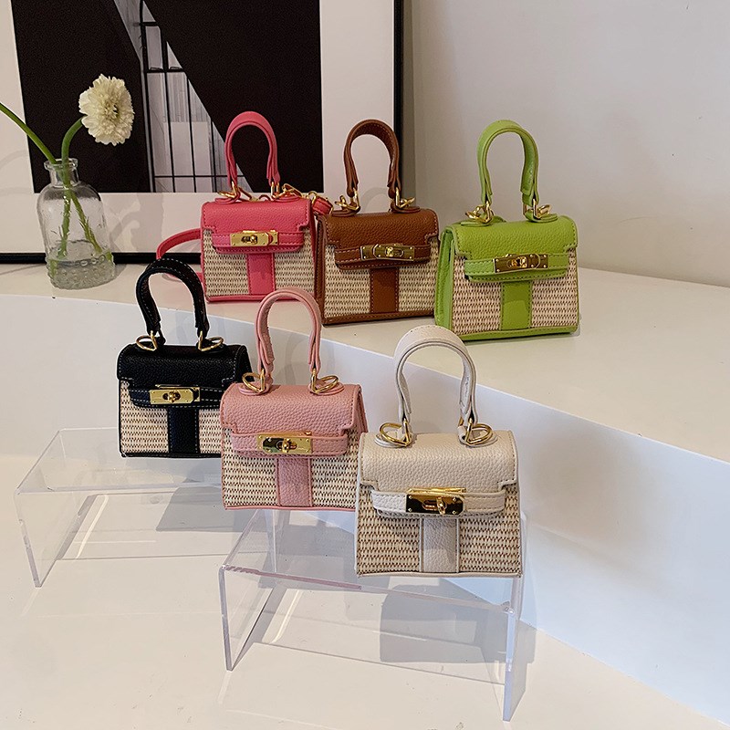 2024夏季f新款草编料洋气迷你女童亲子款手提斜跨挎配饰小包包女