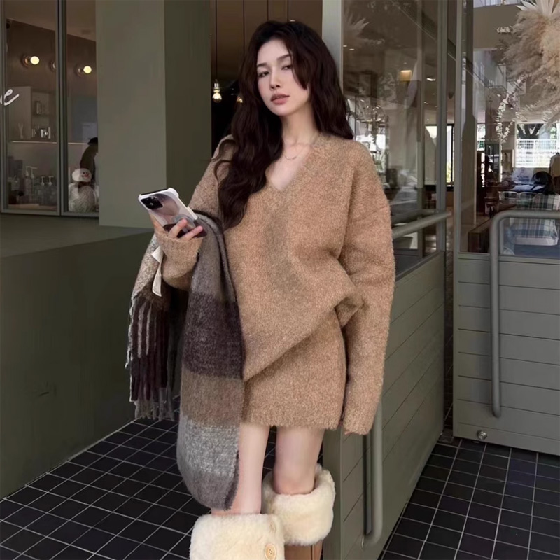 休闲套装女2025新款v领毛衣女秋冬季显瘦高腰半身裙小个子两件套