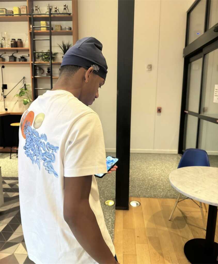 圆领街头新款药丸印花短袖T恤