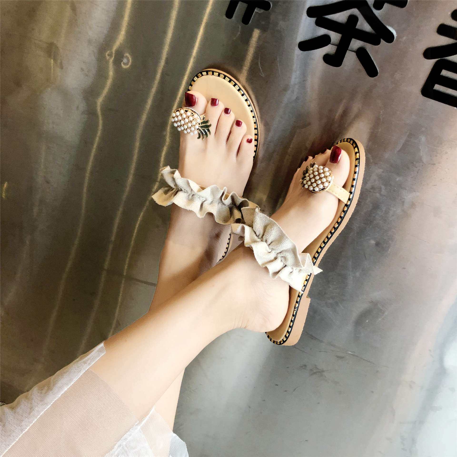 women shoes底花边水钻套趾菠萝平底凉拖鞋女外穿大码沙滩鞋2024