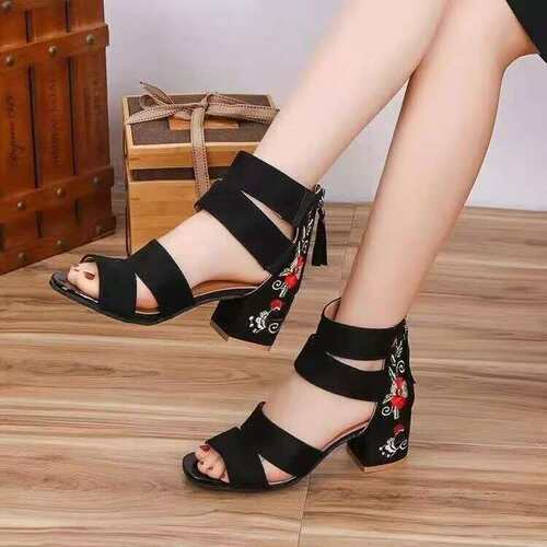 women shoes贸大码真皮民族风刺绣中跟凉鞋女夏百搭粗跟气质2024