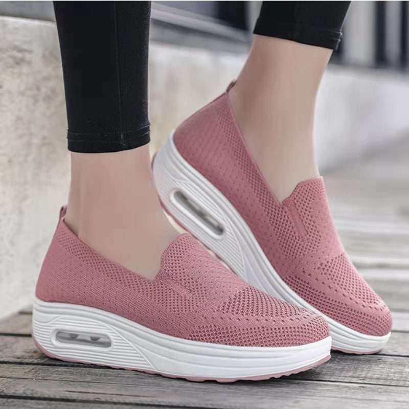 women shoes气垫网鞋女飞织透气运动摇摇鞋一脚蹬套脚休闲鞋2024