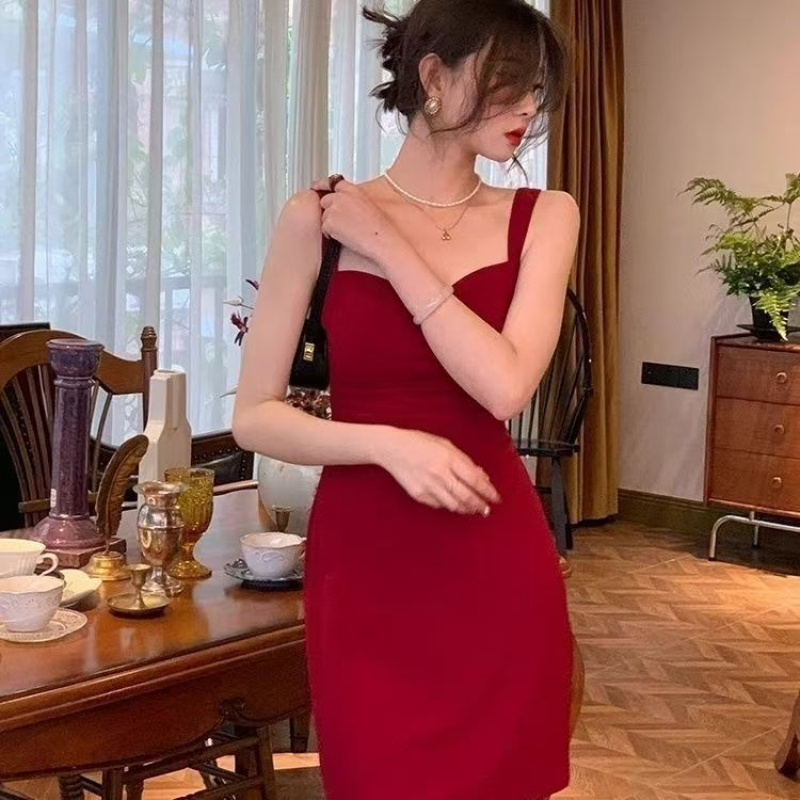 复古红吊带名媛小裙50