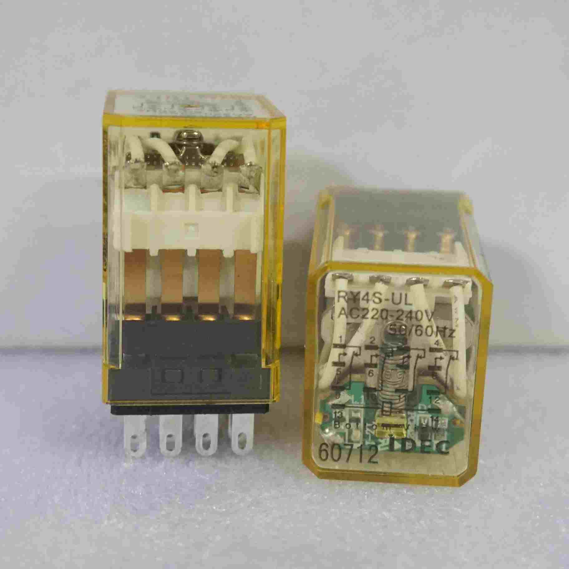 小型电磁继电器 RY4S-UL 四组5A MY4N