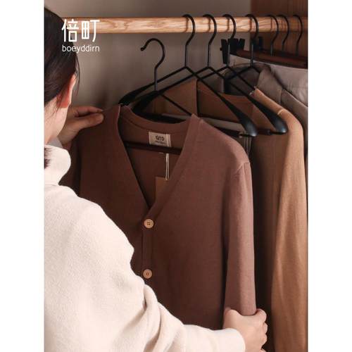 倍町榉木实木扁钩铁艺新款北欧风原木时尚轻奢宽肩衣架衣柜大衣撑