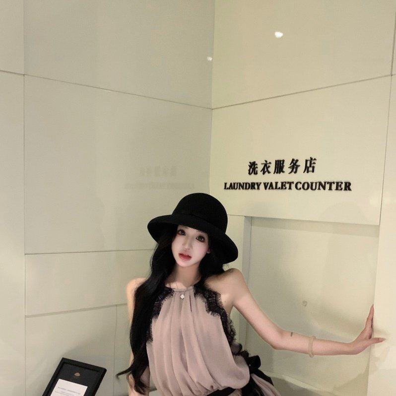 挂脖蕾丝花边连衣裙女收腰系带纯欲性感纱质花苞短裙