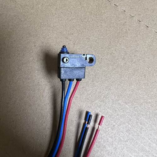 供应欧姆龙D2HW-C201M防水防尘防油超小型微动开关带线常闭常开