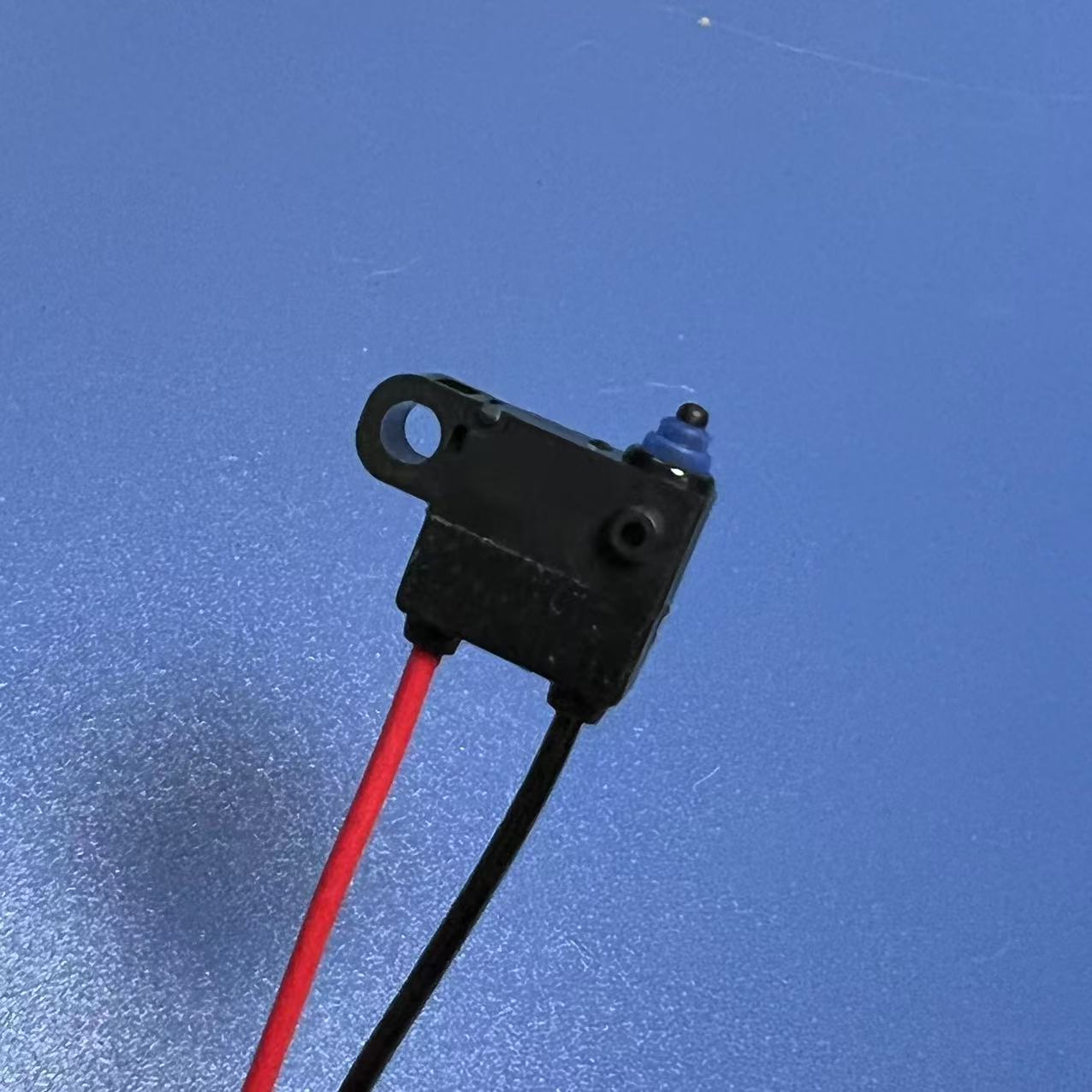 供OMRON欧姆龙 D2HW-C202M 防水小型弯杆微动开关 常闭型限位开关