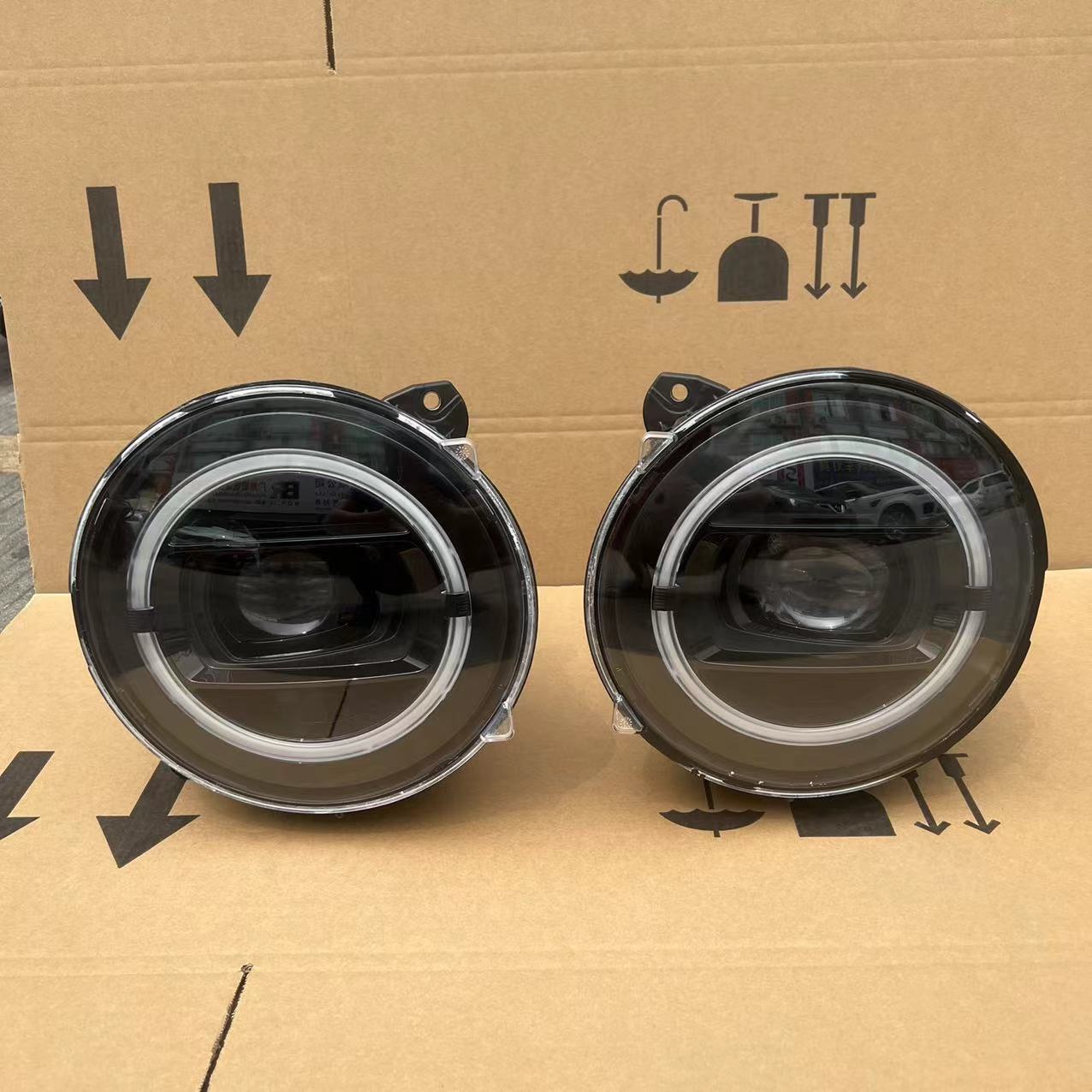 奔驰大G原厂熏黑几何多光束大灯