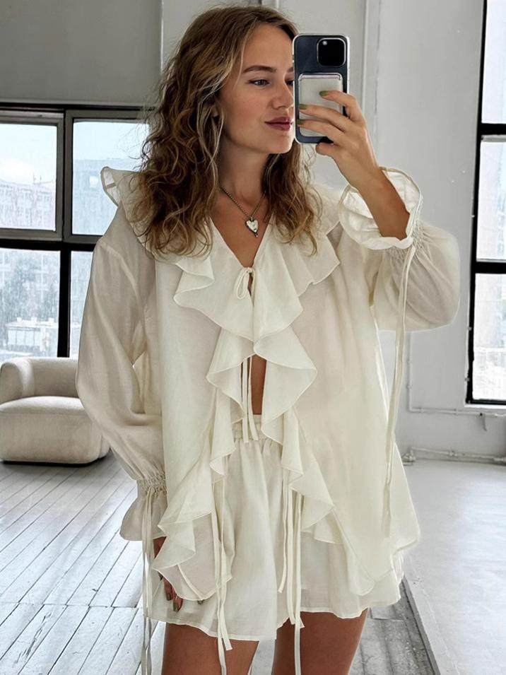French   V-neck   ruffled   shirt   short s   set   V-neck Ruffles shirt shorts suit