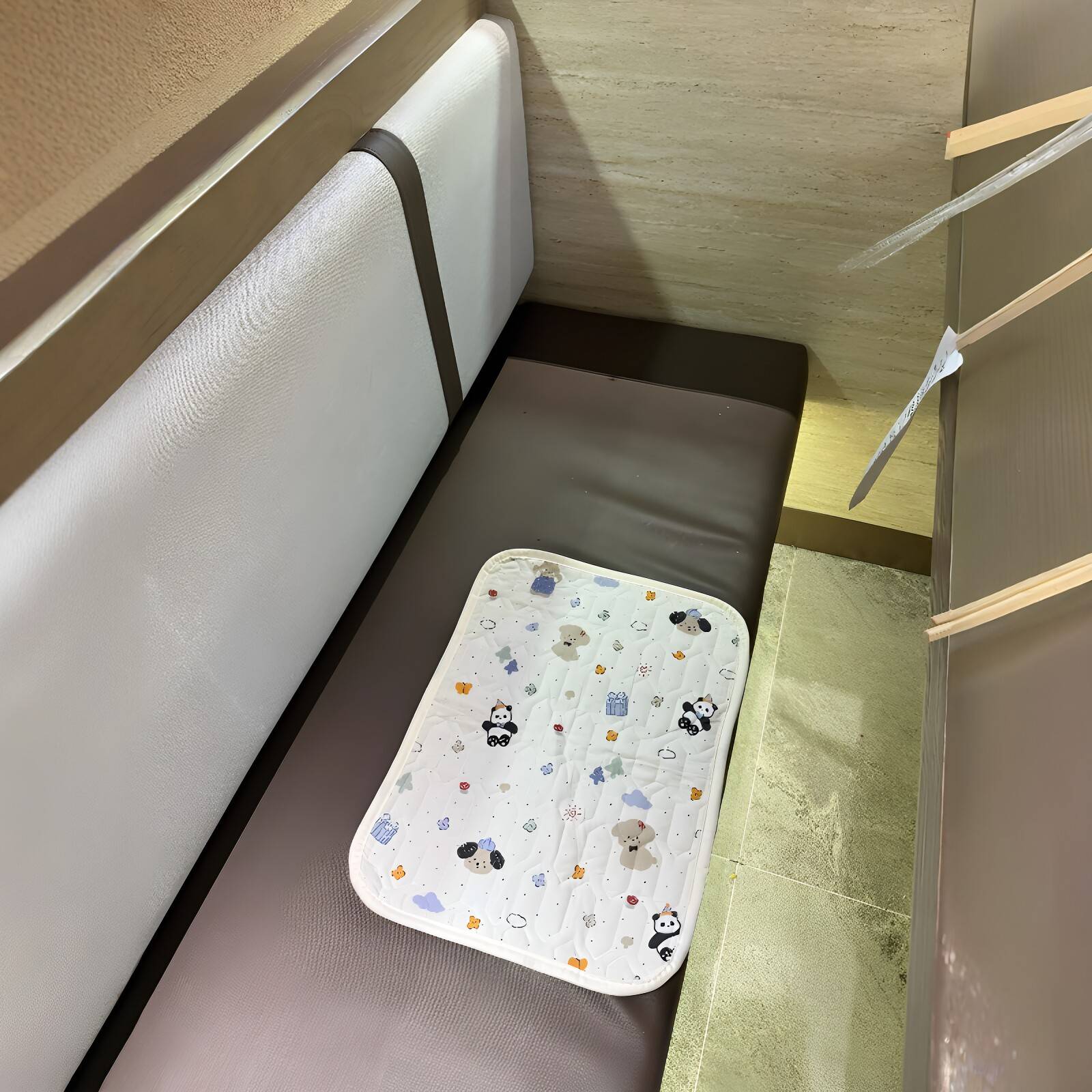 短裙坐垫外出携带迷你便携隔脏小垫子折叠便携椅垫舒适透气防汗垫