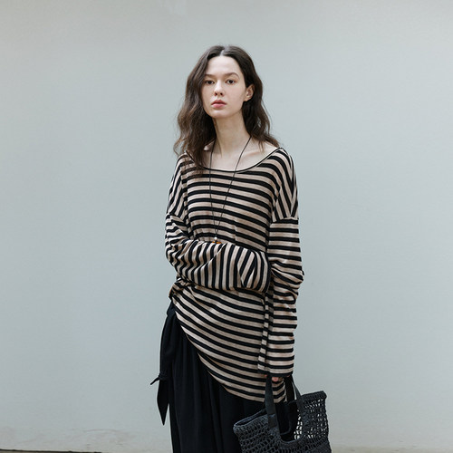 慵懒风露背莱赛尔天丝长袖T恤女