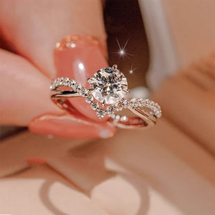 为爱加冕纯银莫桑石钻戒仿真钻石假戒指女订婚求婚结婚戒对戒闭口
