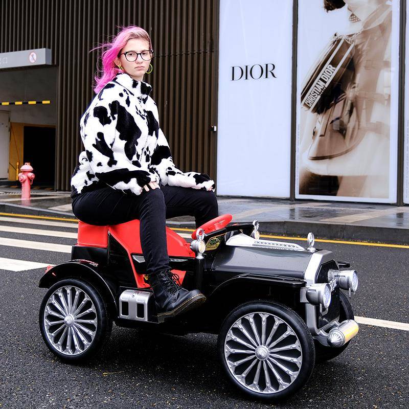 新款儿童电动汽车遥控四轮玩具车可坐双人大号亲子男女孩电瓶童车