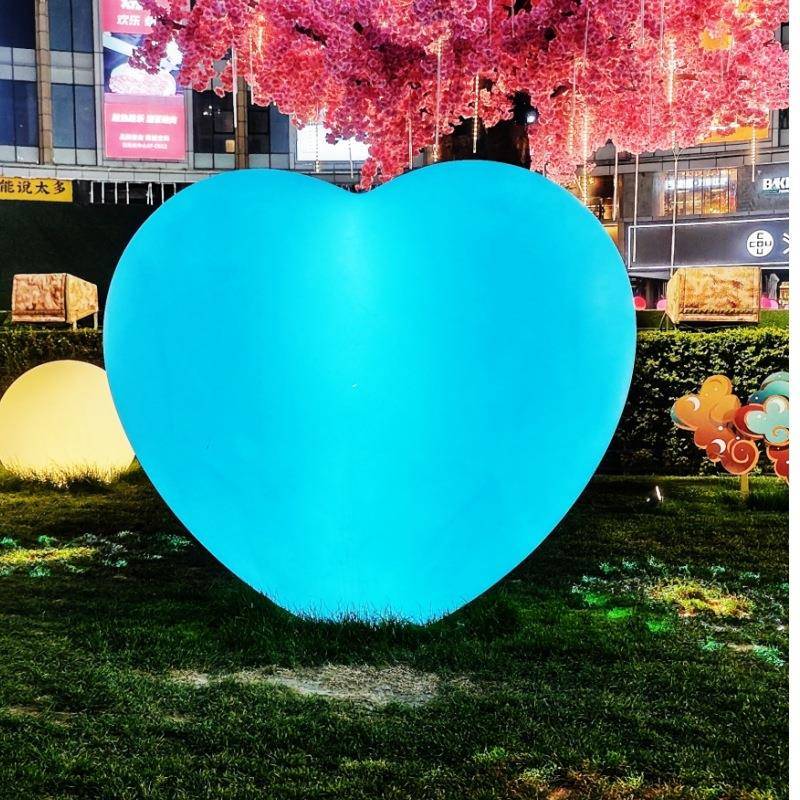 2米七彩爱心户外景观饰灯互动打卡节庆美陈装扮心形造型拍照道具