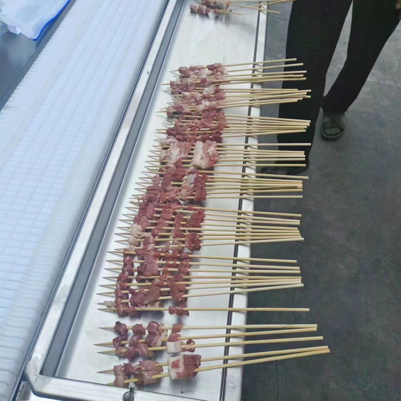 穿串羊肉串穿肉器 烧烤工具商用不锈钢肉串穿串机