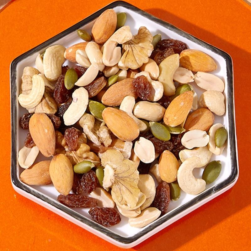 初九每日坚果腰果杏仁核桃仁葡萄干混合坚果水果制品休闲零食小吃