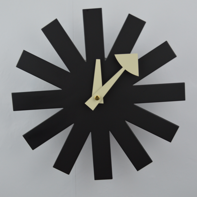 五金北欧尼尔森铁艺石英钟挂钟